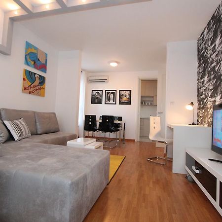 New Belgrade Apartment Neven, Parking 5 Evra Dan Luaran gambar
